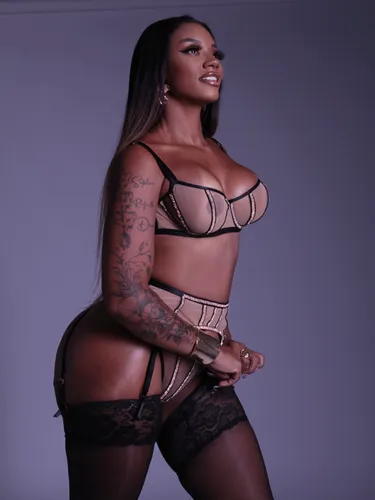 Erotická masérka Sammy Escort - fotka 12