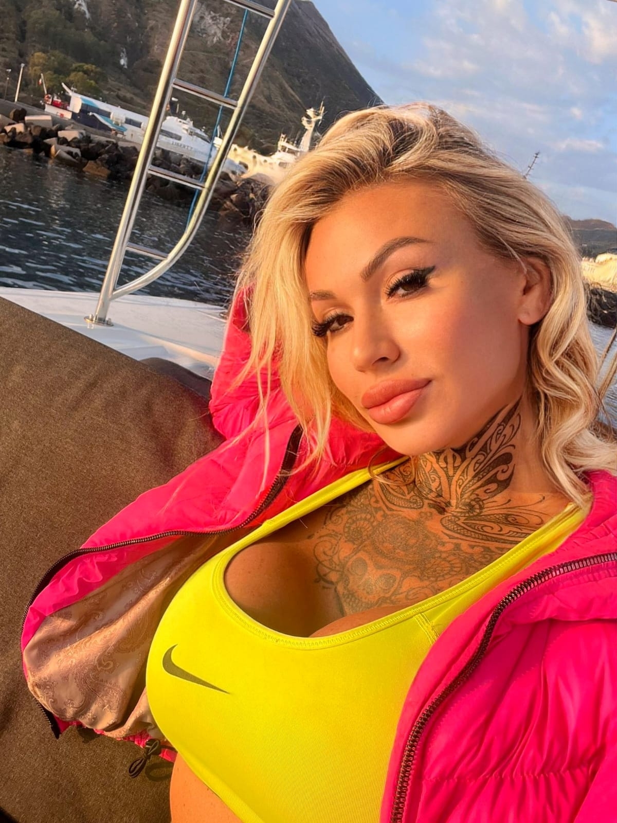 Holka na sex Yanina Escort - fotka 3