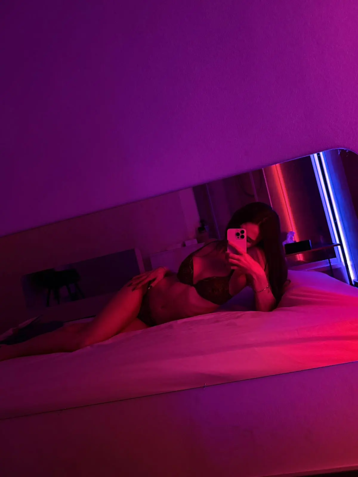 Erotic masseuse Nana Escort - Avalon club, Praha 2 - photo 3