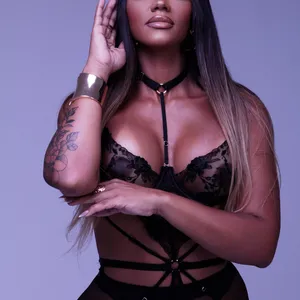 Erotická masérka Sammy Escort - fotka 5