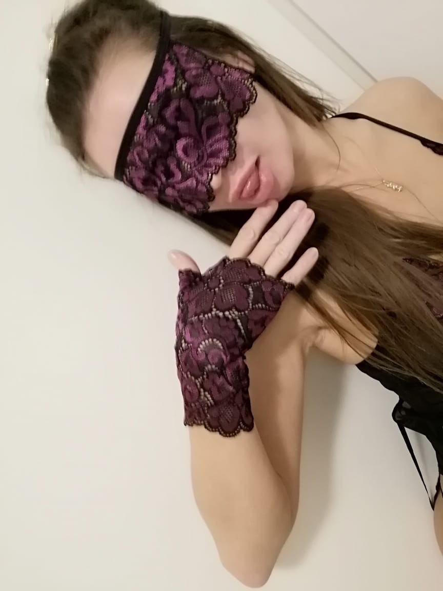 Holka na sex Irina Escort - Baby Cakes, Praha 1 - fotka 2