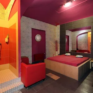 Erotic private Neon club - photo 2