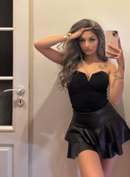 Girl for sex Sandra Zahradníková - photo 2