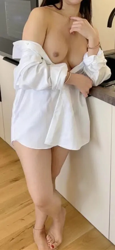 Holka na sex Maggie Escort - fotka 2