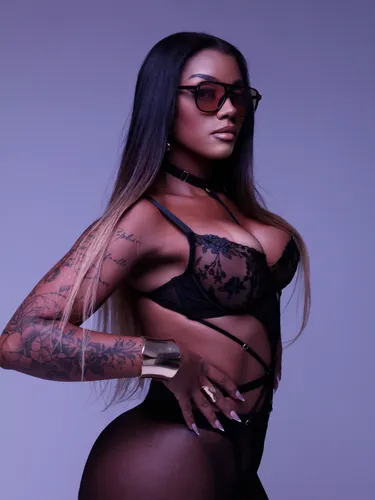 Erotická masérka Sammy Escort - fotka 2