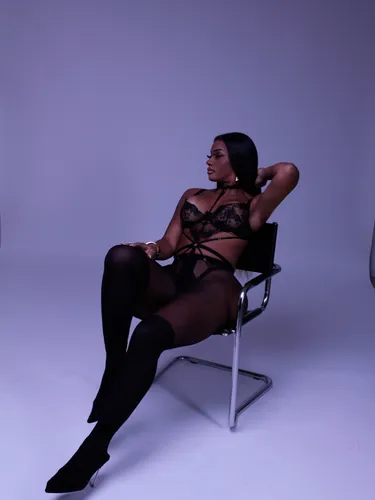 Erotická masérka Sammy Escort - fotka 19