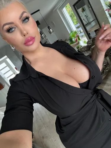 Girl for sex Romana Escort - photo 7