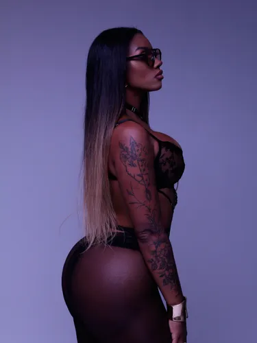 Erotická masérka Sammy Escort - fotka 9