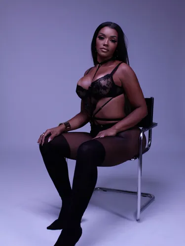 Erotická masérka Sammy Escort - fotka 17