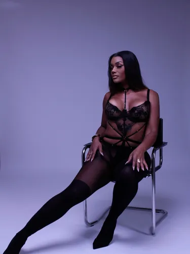 Erotická masérka Sammy Escort - fotka 20