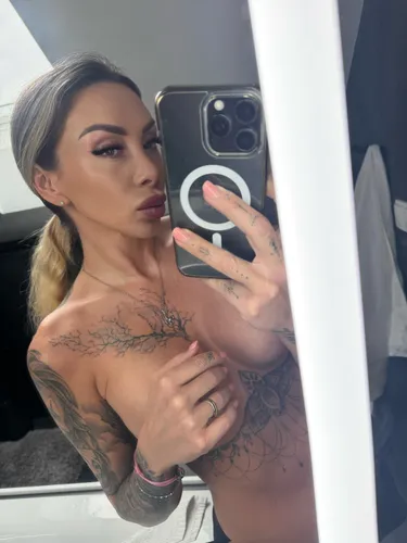 Holka na sex Charlotte Escort - fotka 4