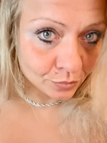 Holka na sex Madam Lea Escort - fotka 2