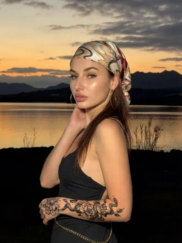 Holka na sex Maya Escort - fotka 8