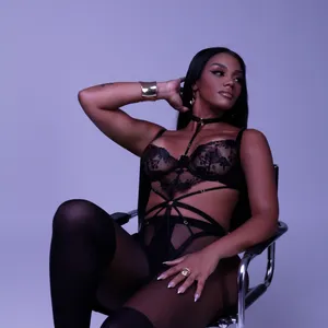 Erotická masérka Sammy Escort - fotka 23