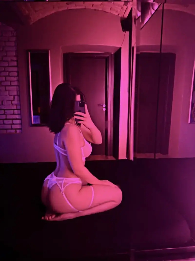 Erotická masérka Karina, Escort - Candy Shop, undefined | EroGuide