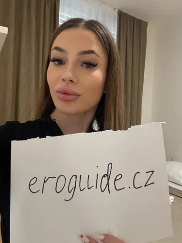 Holka na sex Adella Escort - fotka 1