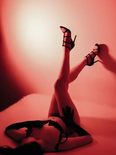 Erotická masérka Tiffani - Matahari salon, Praha 1 - fotka 2