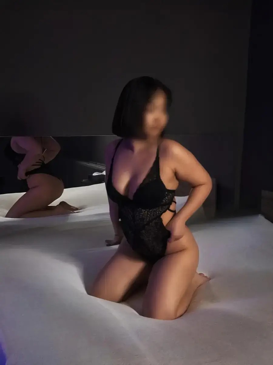 Erotická masérka Ellie - Lotus Dream, undefined | EroGuide