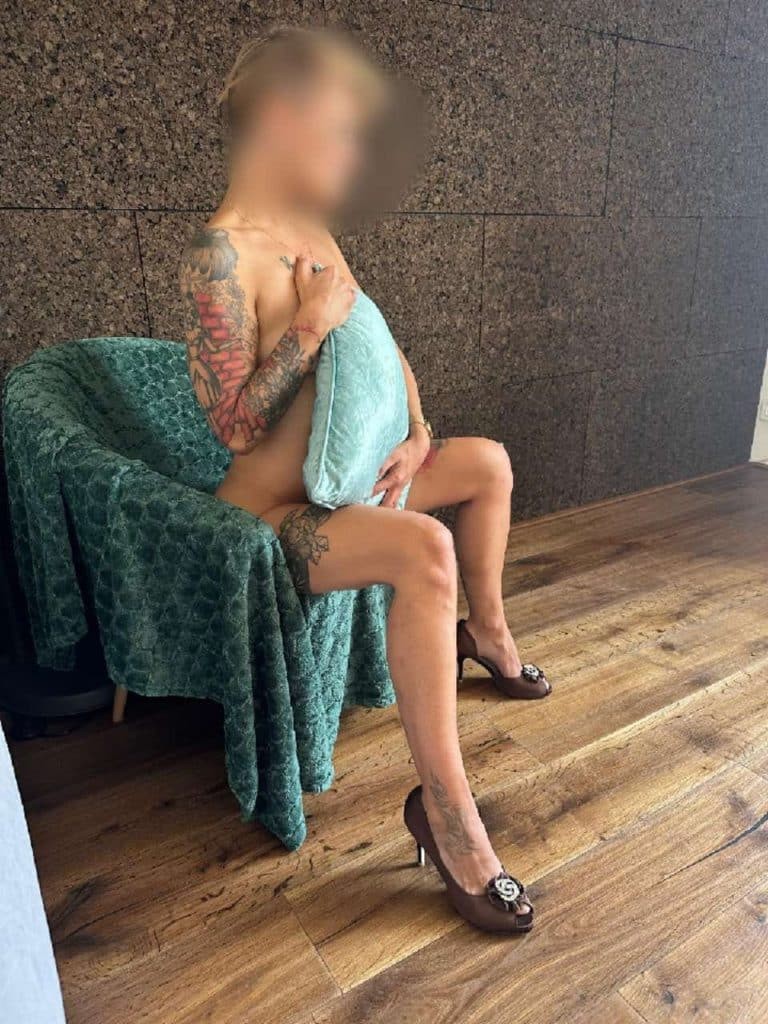 Holka na sex Ester Escort - fotka 11