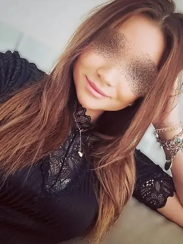 Erotická masérka Emma Escort - fotka 3