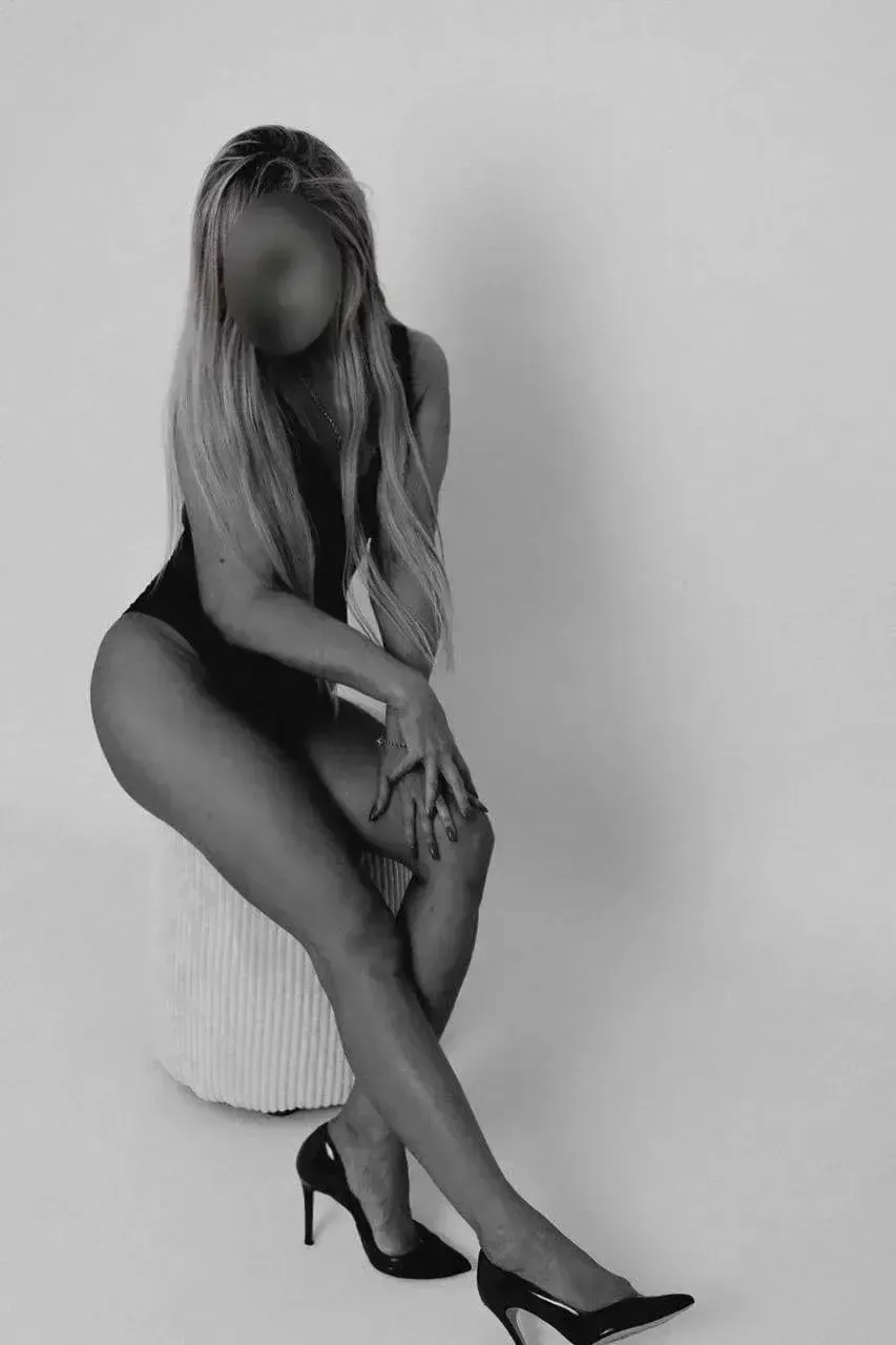 Erotic masseuse Sofia Escort - Paradise massage, Praha 1 - photo 2
