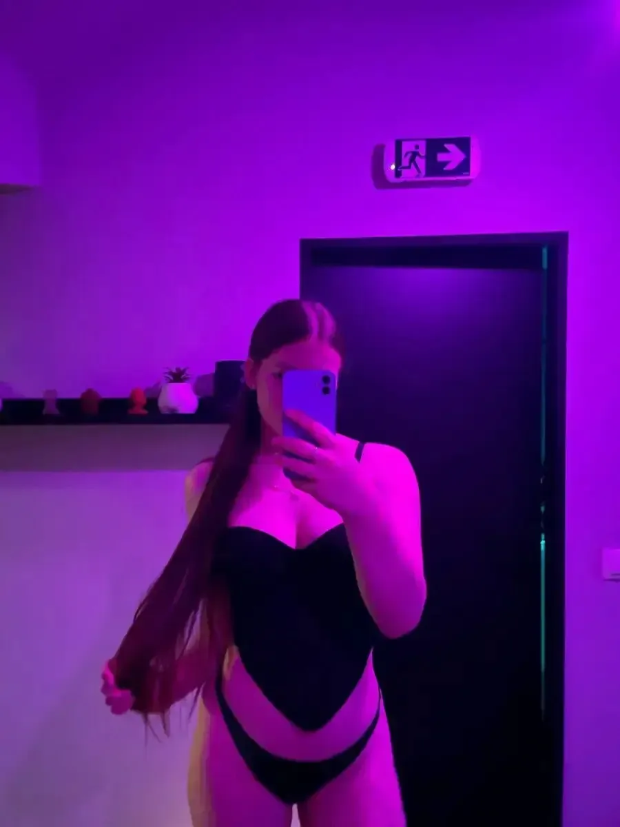 Erotická masérka Sonya Escort - Imperium Massage, Praha 3 - fotka 3