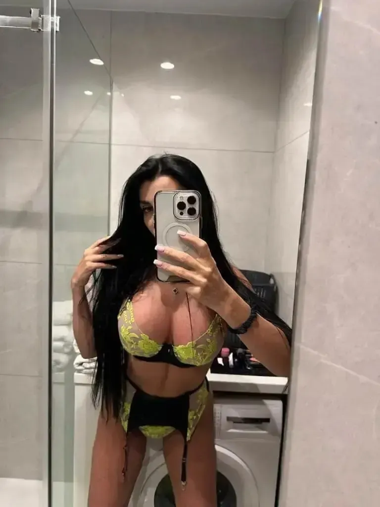 Holka na sex Tinka Escort - fotka 2