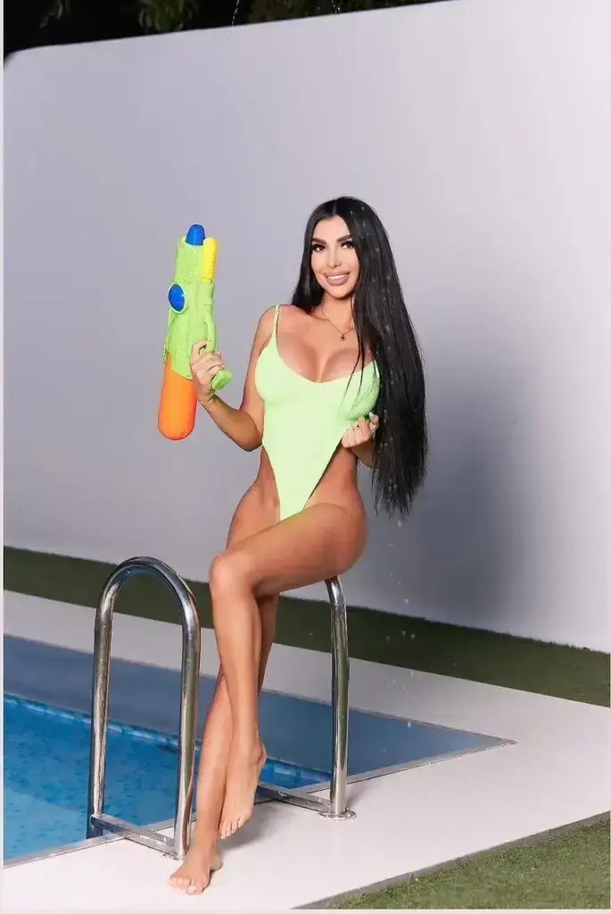 Holka na sex Tinka Escort - fotka 4