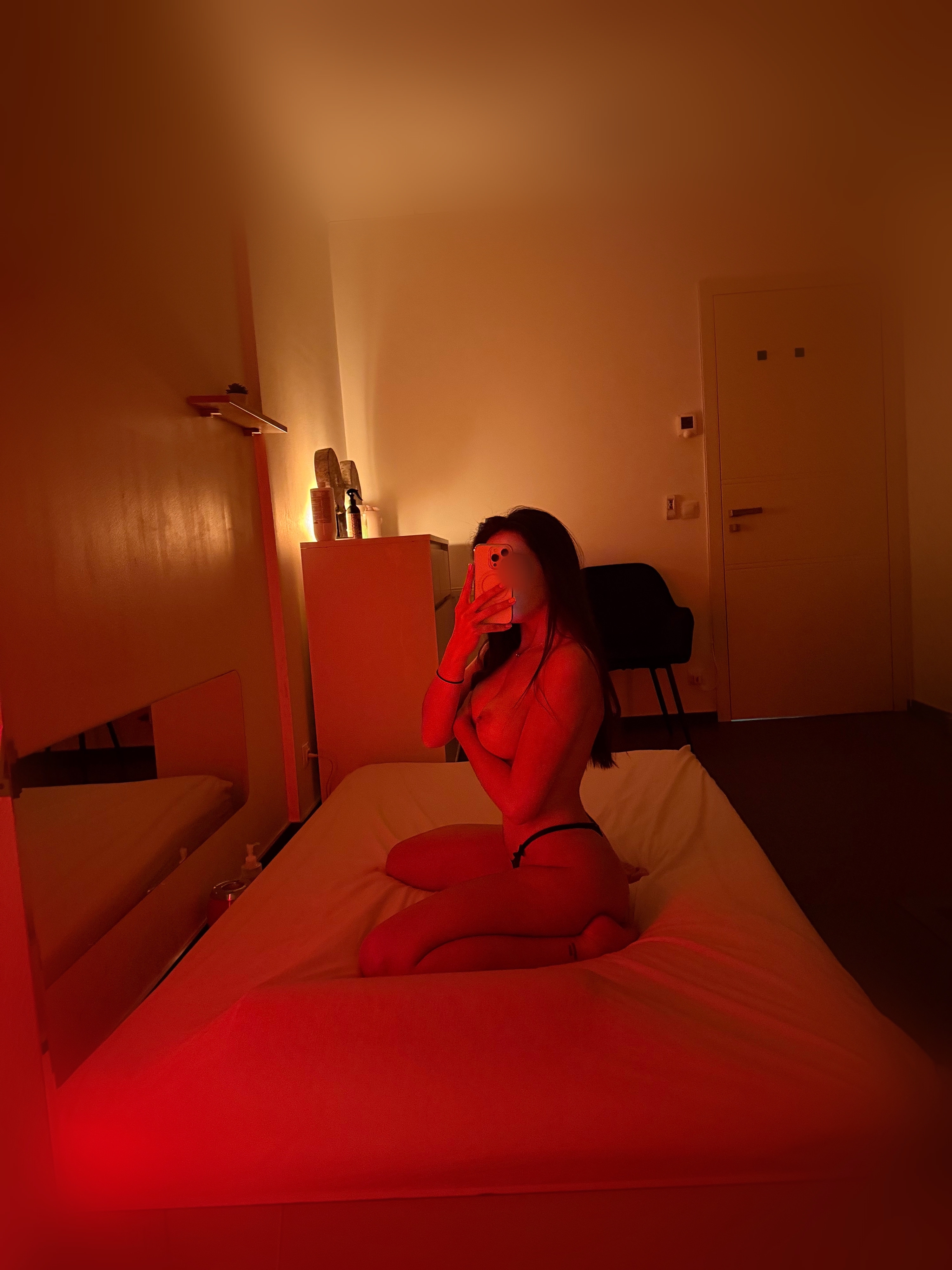 Erotická masérka Sonya - European massage, Praha 8 - fotka 2