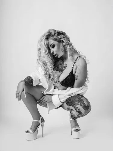 Holka na sex Carmen - LuxuryEmotion - fotka 2