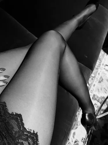 Holka na sex Profiholka Escort - 4VIP, Praha 1 - fotka 3