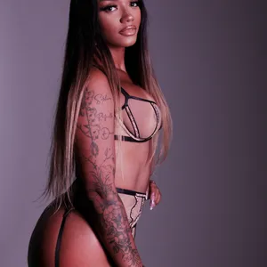 Erotická masérka Sammy Escort - fotka 3