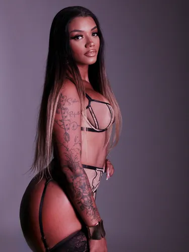 Erotická masérka Sammy Escort - fotka 3