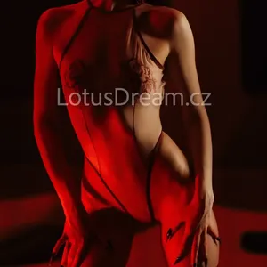 Erotická masérka Nana Escort - Lotus Dream, Praha 1 - fotka 2