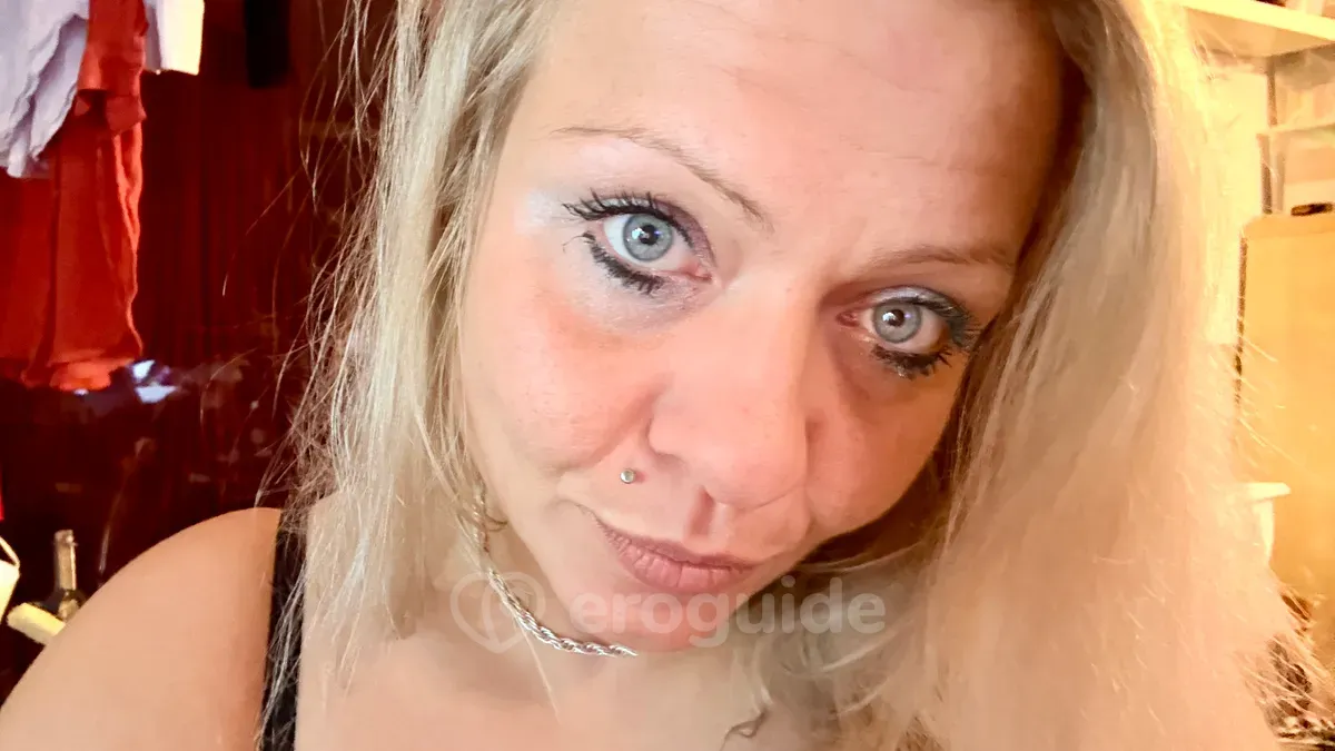 Holka na sex Madam Lea Escort - fotka 3