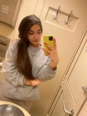 Holka na sex Nella, Escort - Praha 3