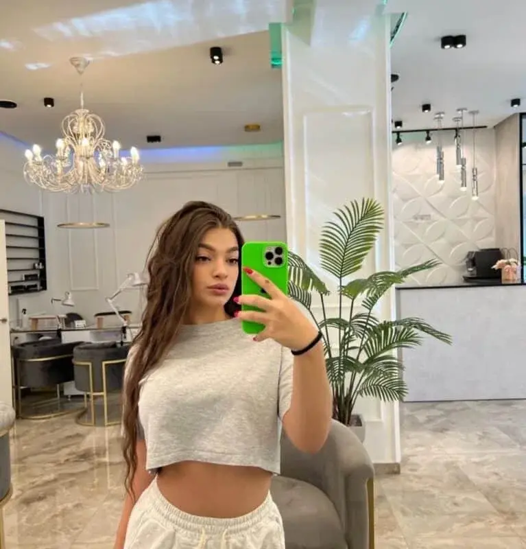 Holka na sex Nella Escort - fotka 2