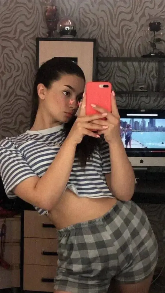 Holka na sex Nella Escort - fotka 3