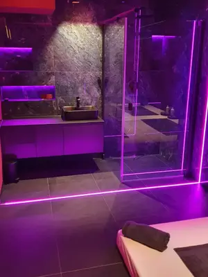 Redlips - Erotické masáže - Kladno